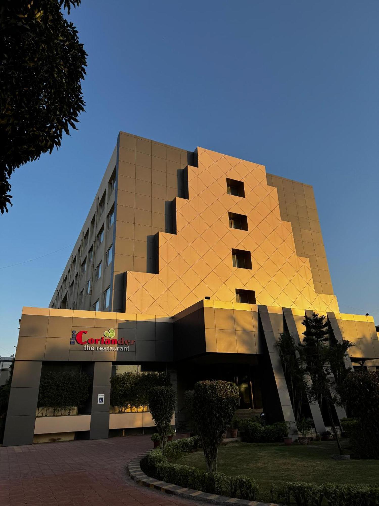 Lords Plaza Ankleshwar Hotel Exterior photo